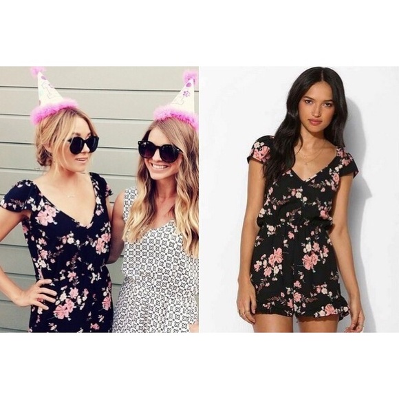 Pins & Needles Silky Flutter-Short Romper - Picture 8 of 8